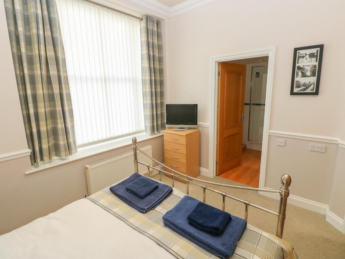6 South Beach Court Tenby Esterno foto
