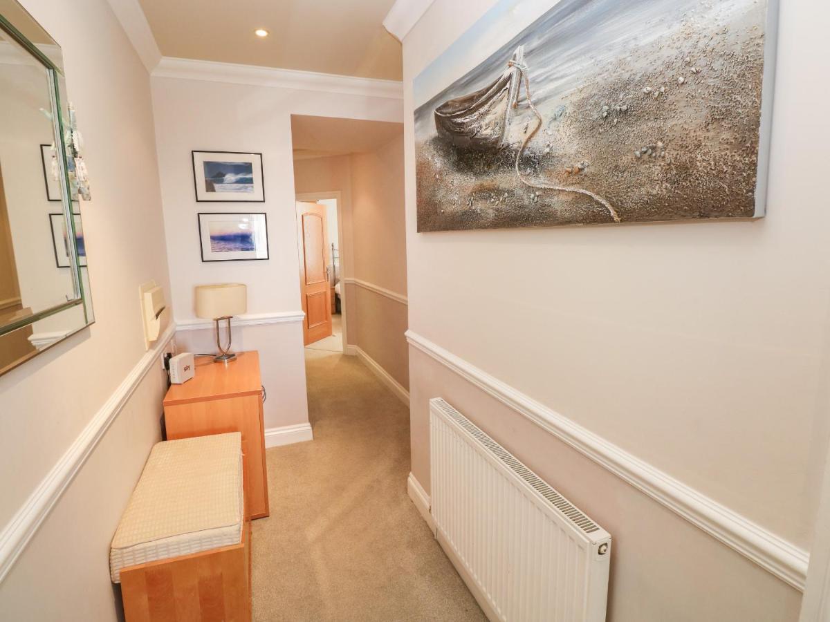6 South Beach Court Tenby Esterno foto